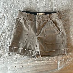 Women’s size 6 khaki shorts